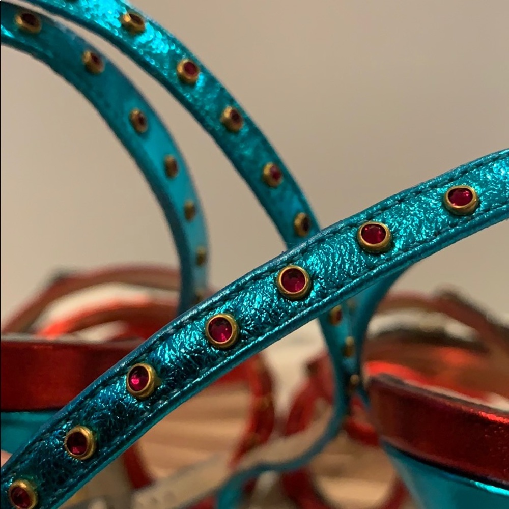 Gucci Wangy Jeweled Sandal - Picture 5 of 6